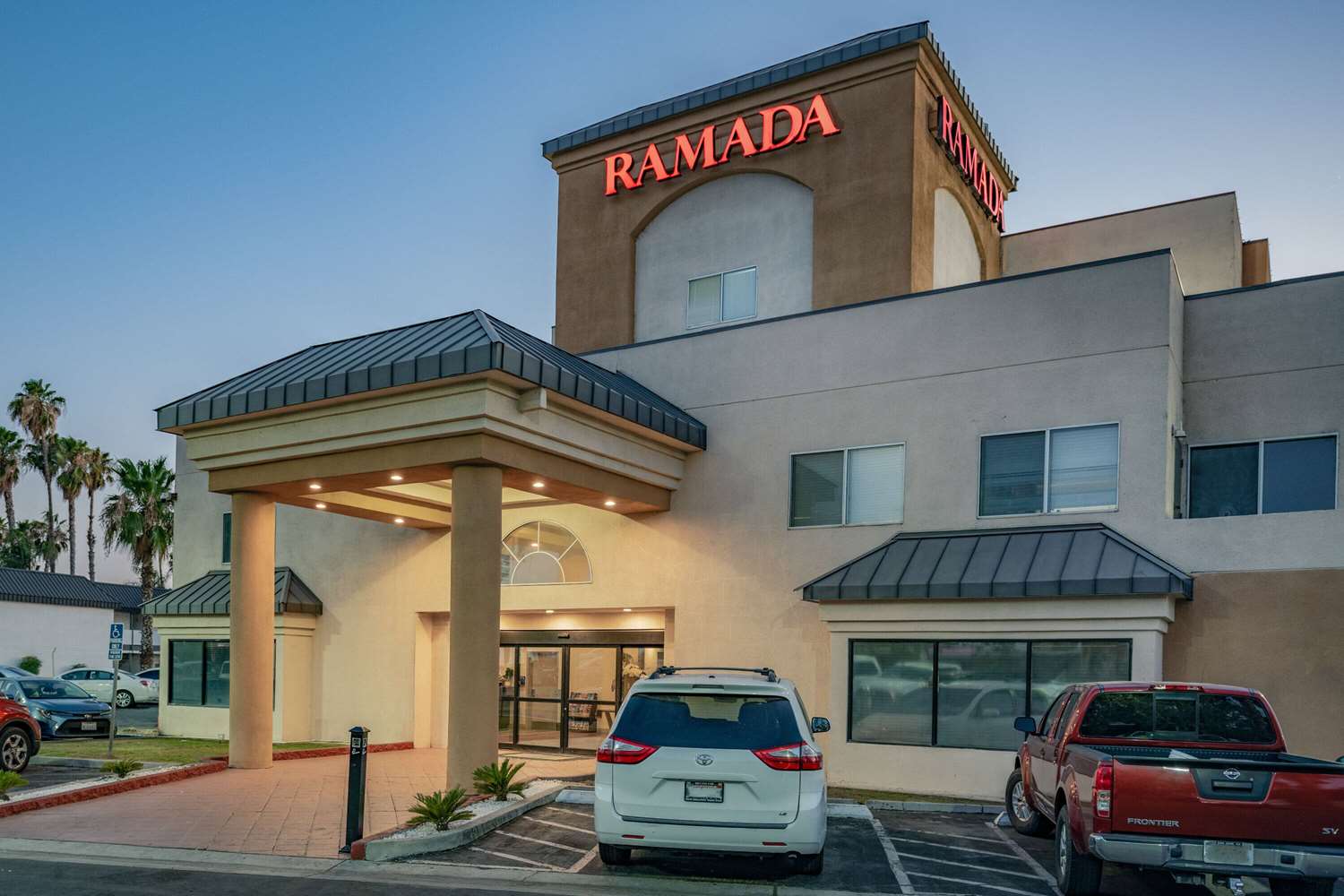 Ramada by Wyndham Bakersfield North 40/44