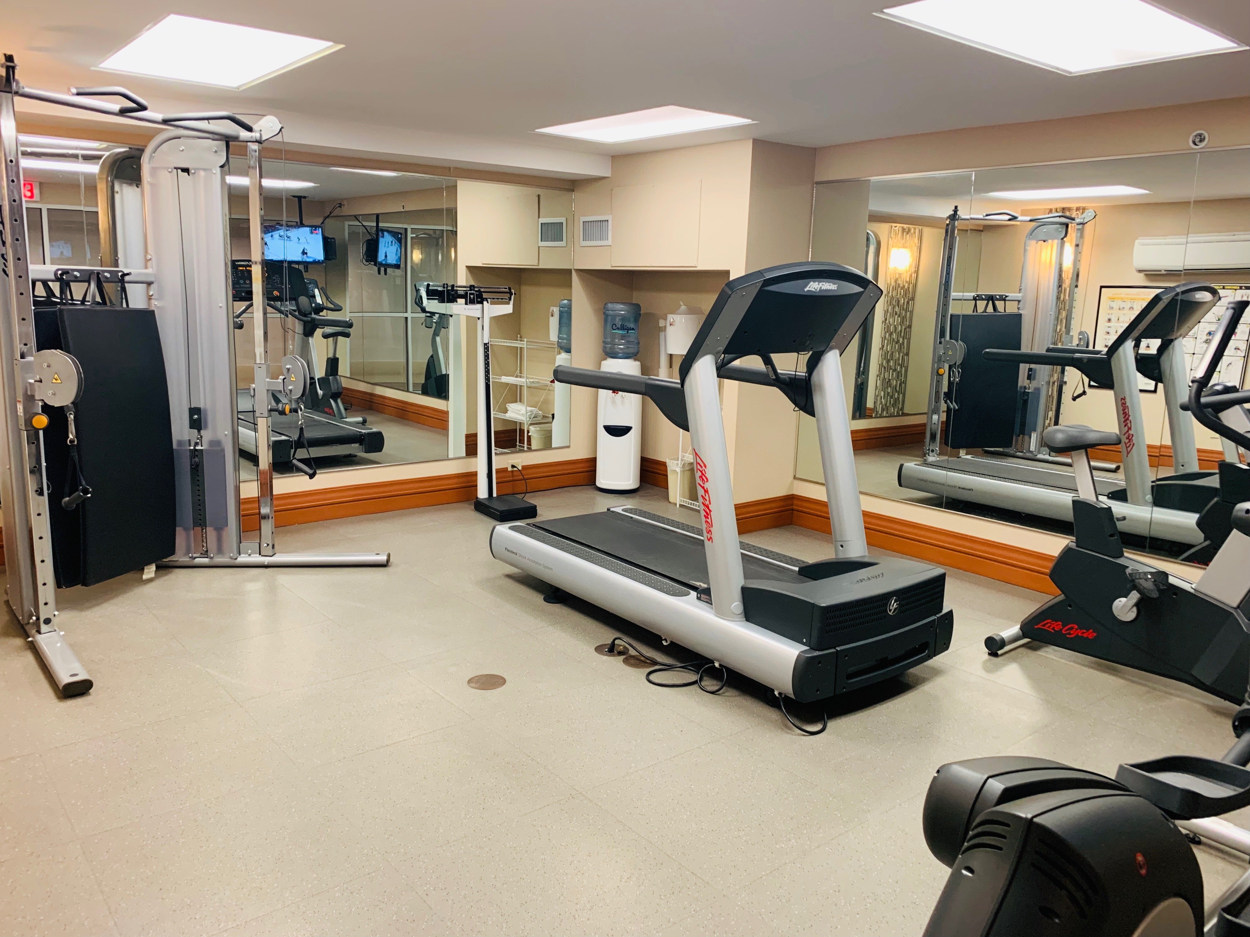 Holiday Inn Express Hotel & Suites Calgary 47/71