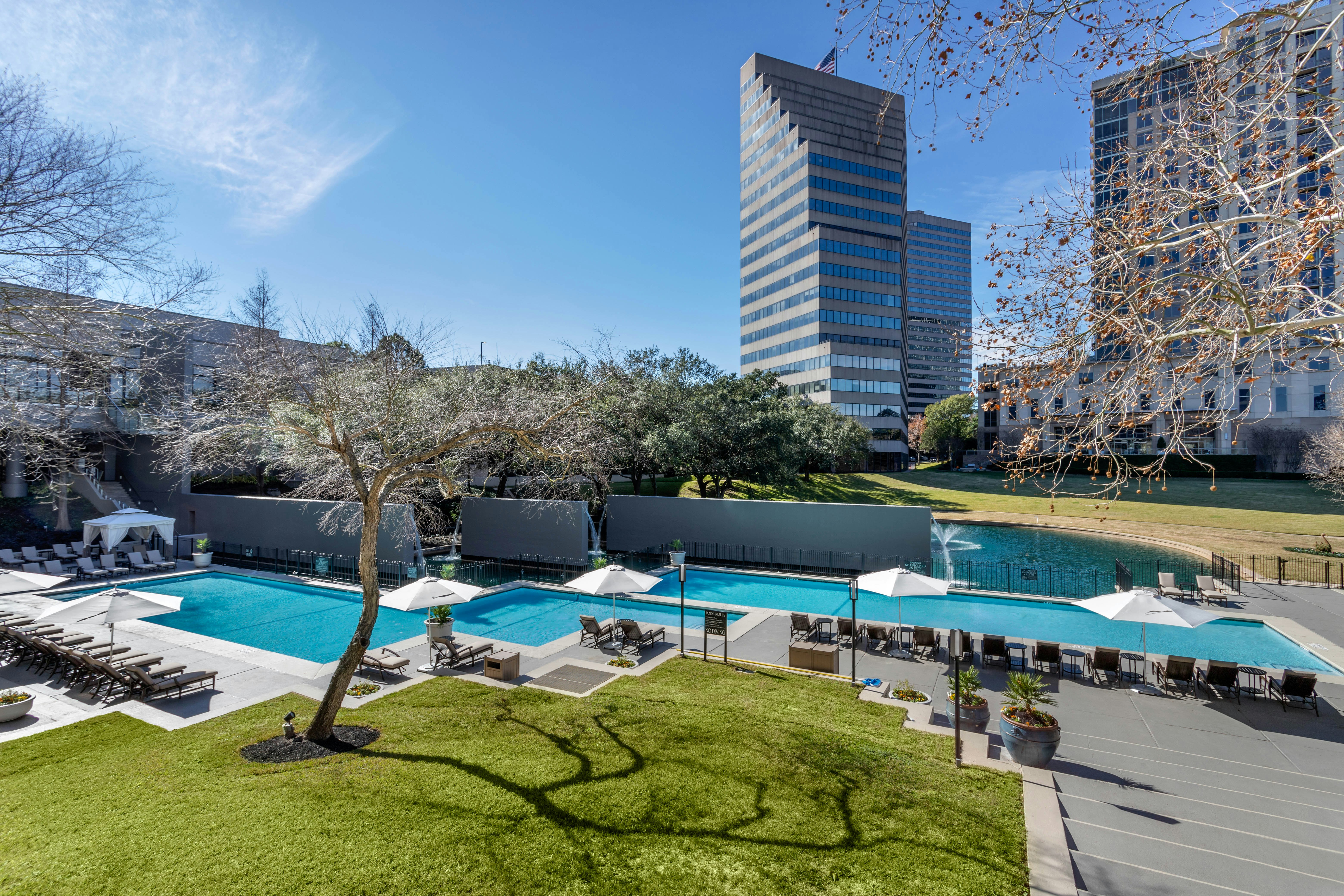 Omni Houston Hotel 83/86