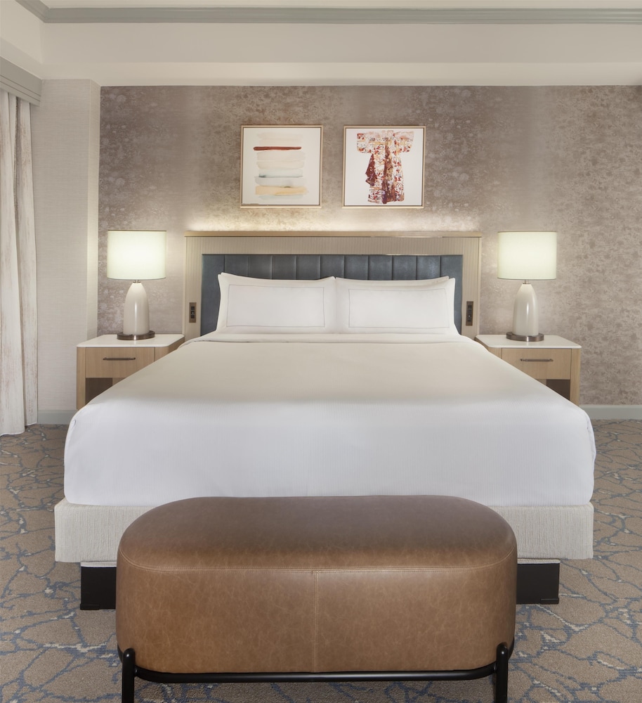 Tower, Suite, King Bed