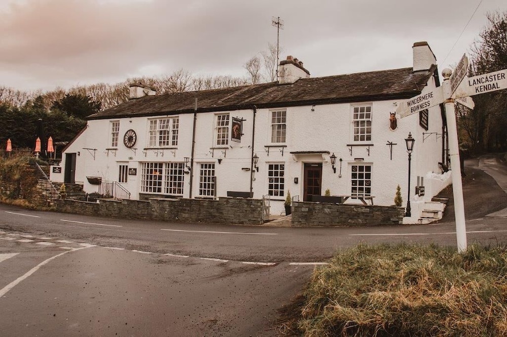 The Brown Horse Inn 4/50