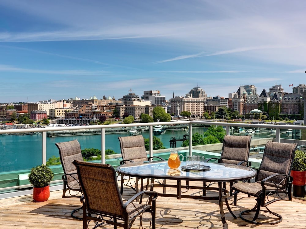 Best Western PLUS Inner Harbour Hotel 3/47