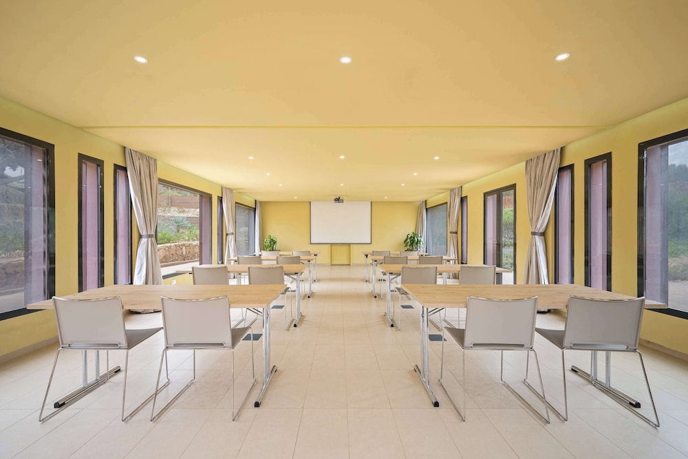 Radisson Blu Resort Taghazout Bay Surf Village 40/50