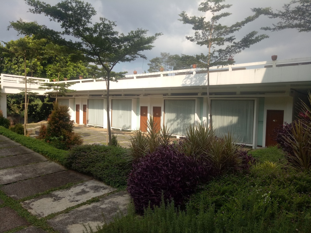 Townhouse Oak Hotel Pondokan Tjiburial 18/18