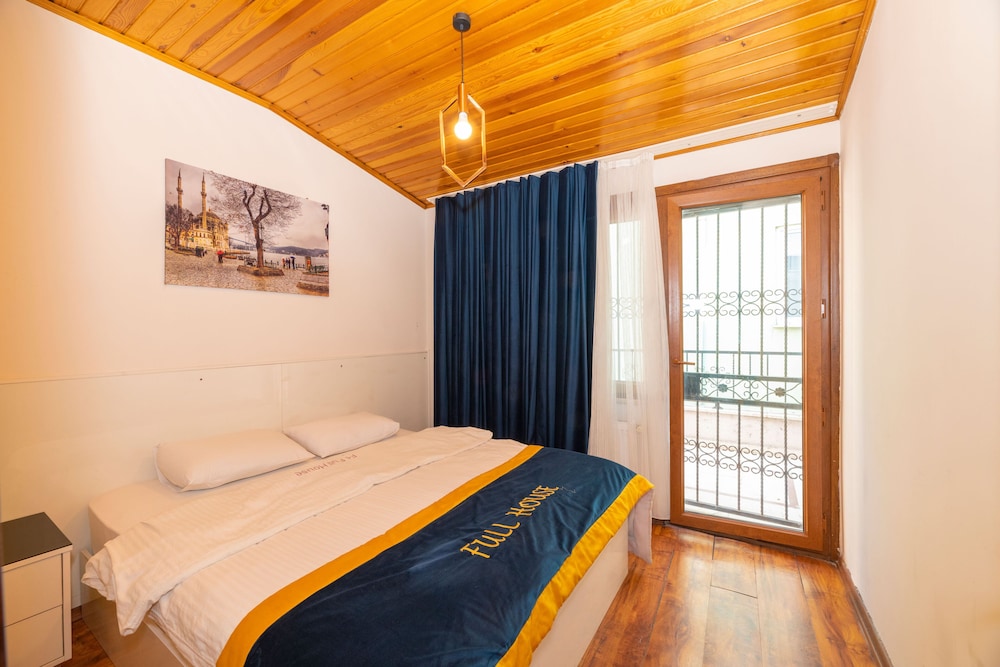SUITE, BALCONY