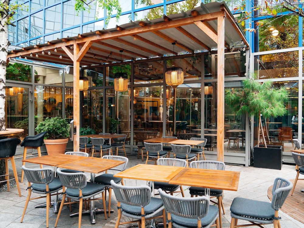 restaurant cafeteria