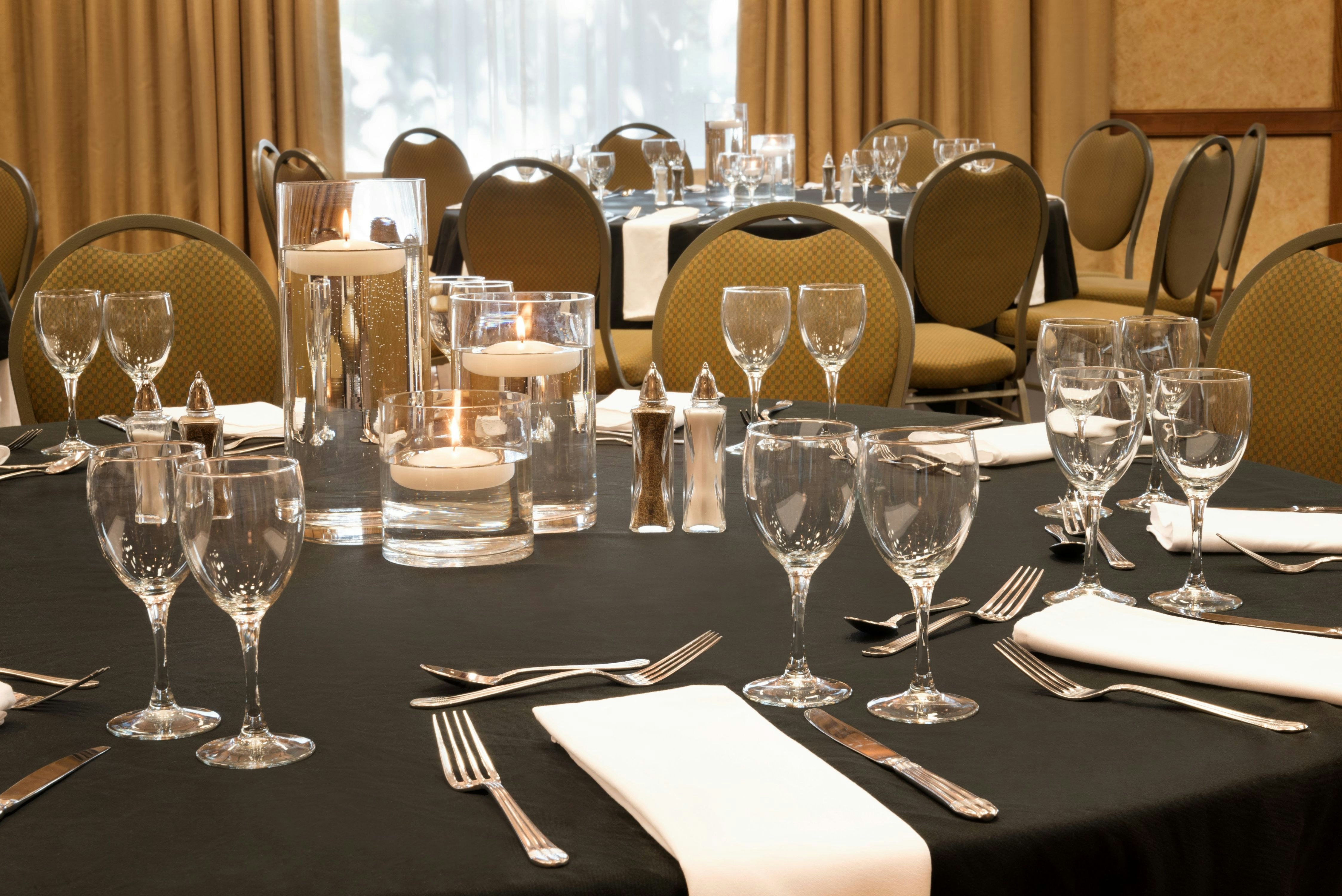 Embassy Suites by Hilton Franklin Cool Springs 25/75