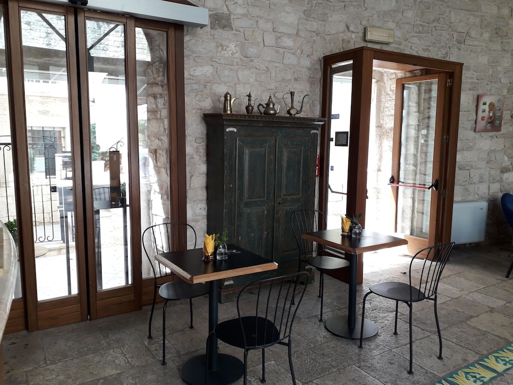 S. Martin Hotel 26/50