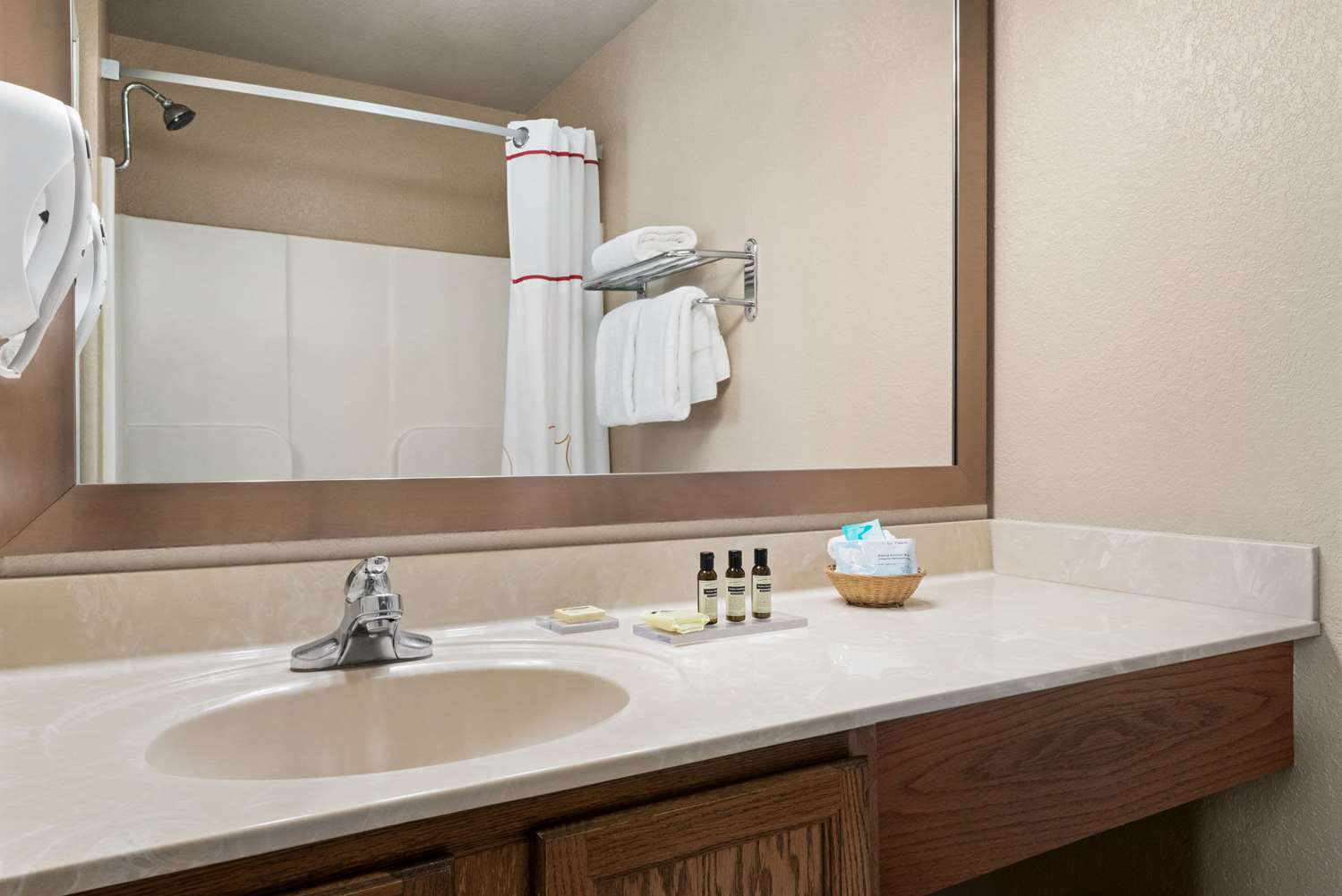 Hawthorn Suites By Wyndham Decatur 32/35