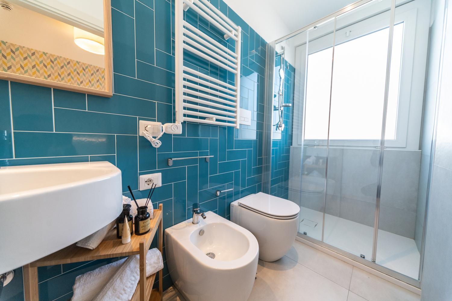 Hotel Kiss 25/31