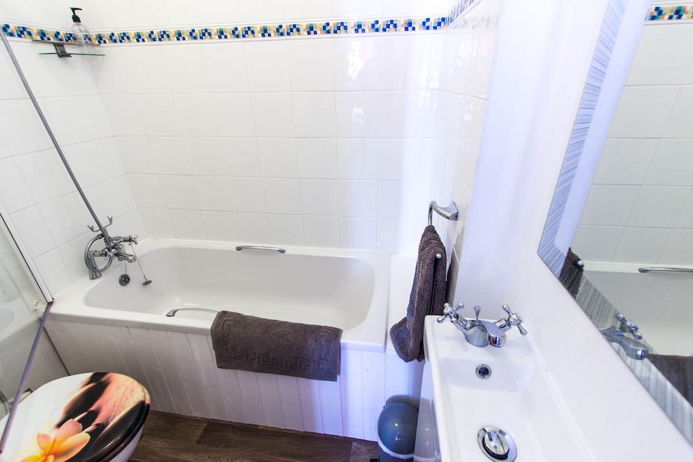 Harbour Heights Guest House 38/41