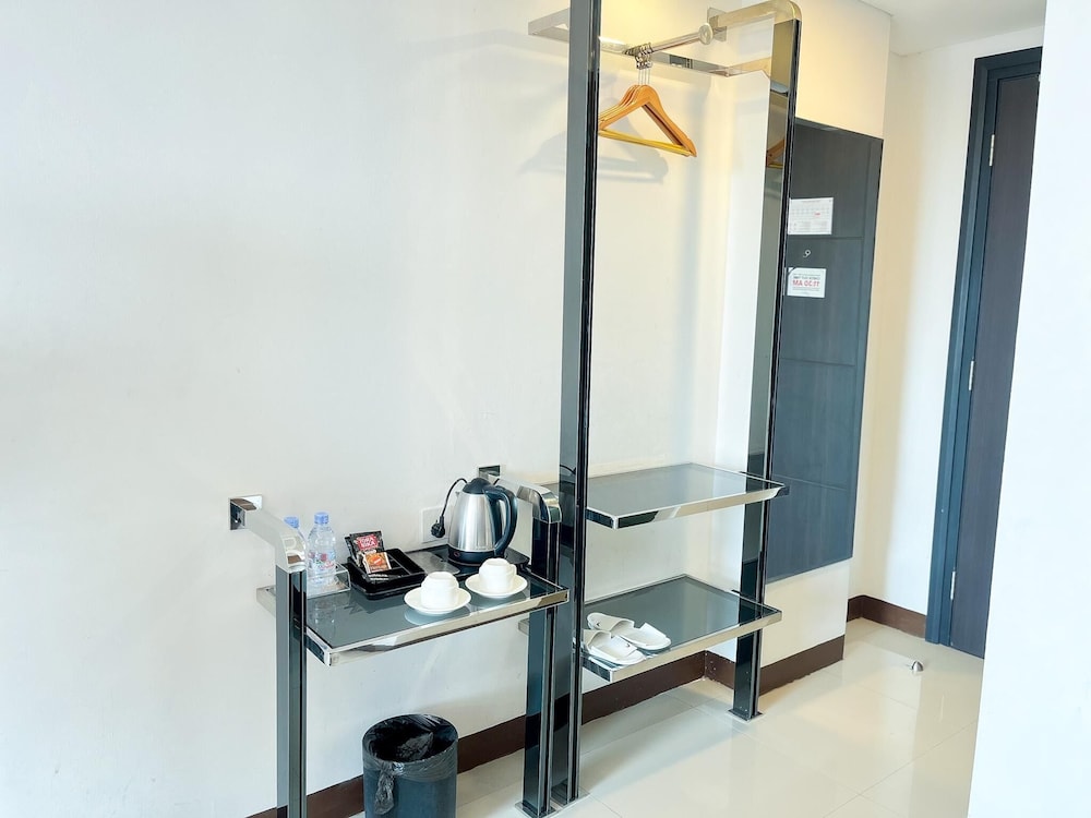 VERSE HOTEL CIREBON 42/72