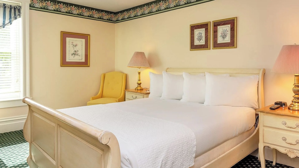 Staffords Perry Hotel 25/72