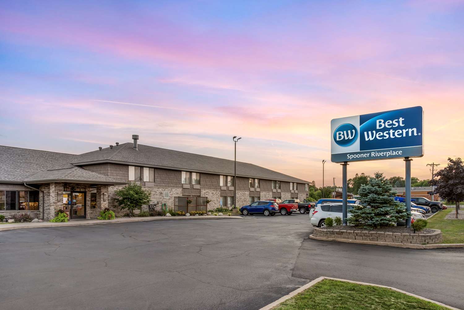 Best Western Spooner Riverplace 32/33