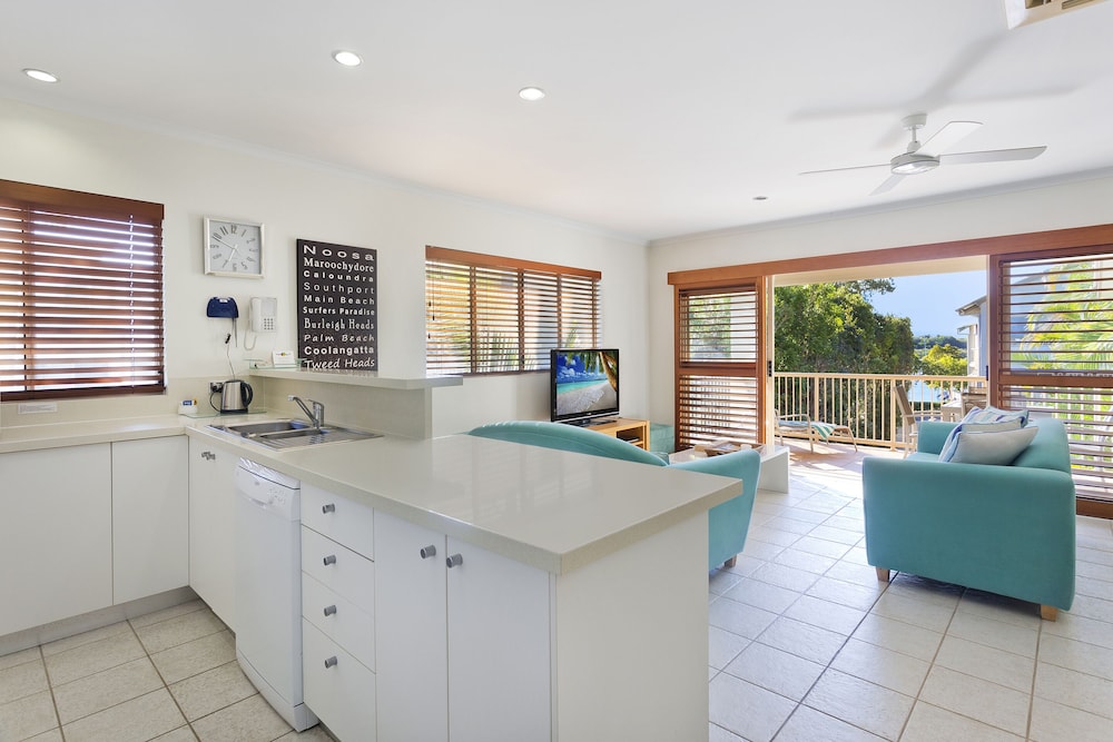 OFFSHORE NOOSA RESORT 3/78