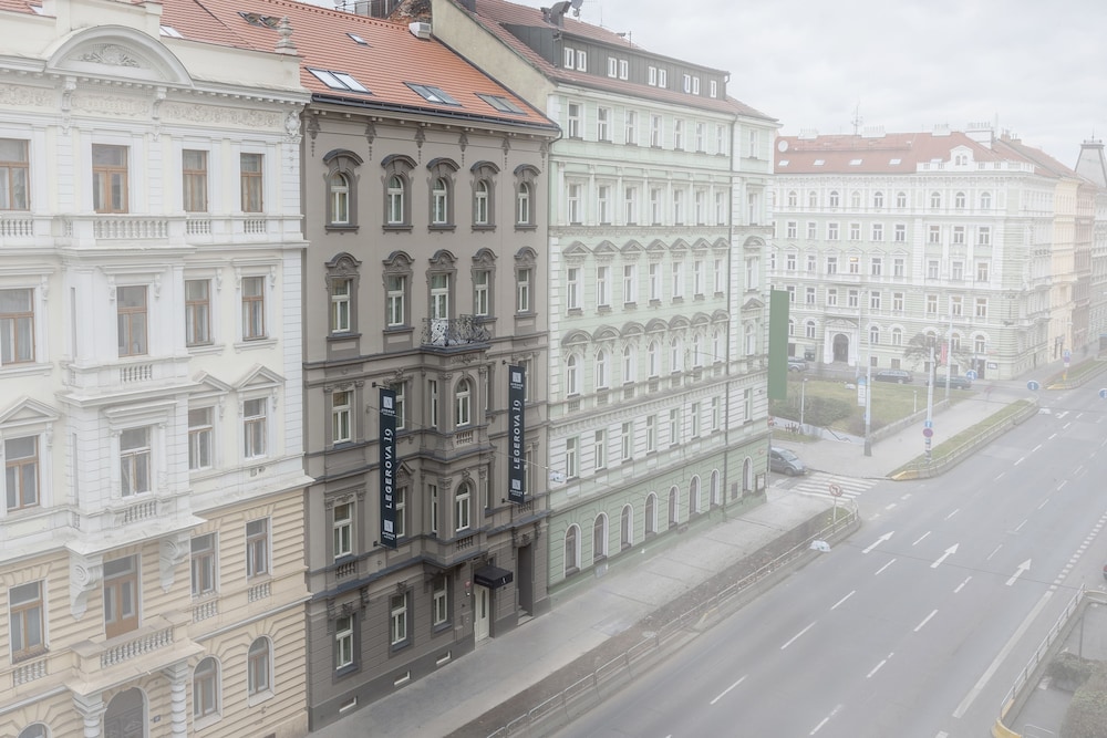 Avenue Legerova 19 4/29