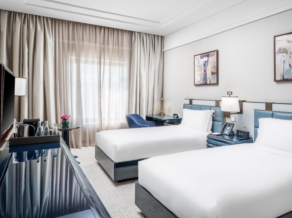 ROOM, TWIN BEDS
