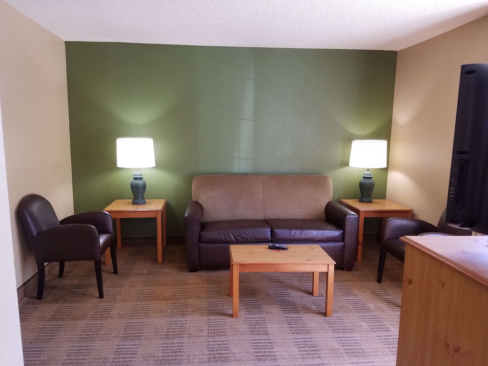 Extended Stay America Kansas City Overland Park Nall Ave 26/51