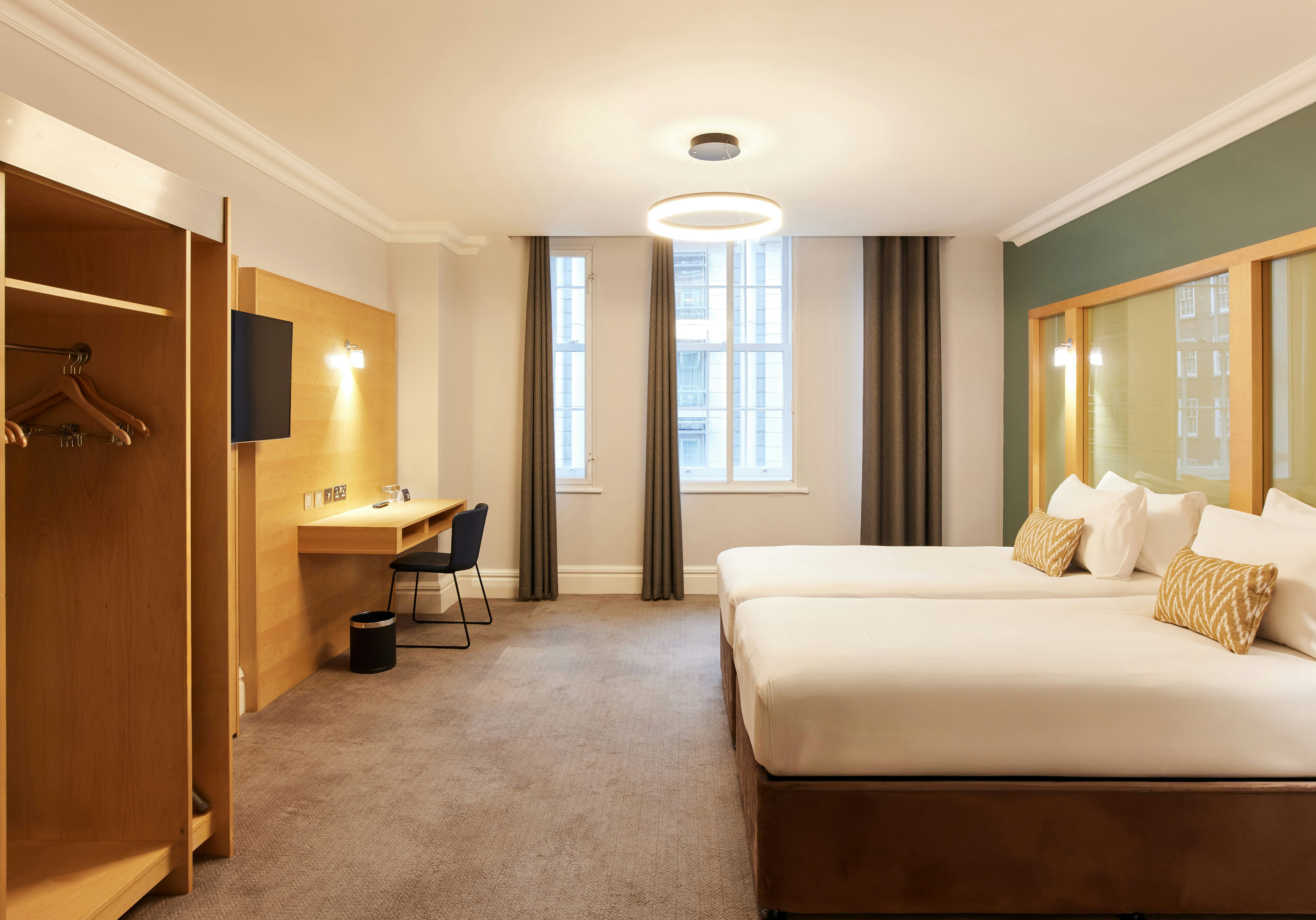 غرفة قياسية بسريرين منفصلين، Thistle London Park Lane 4/8