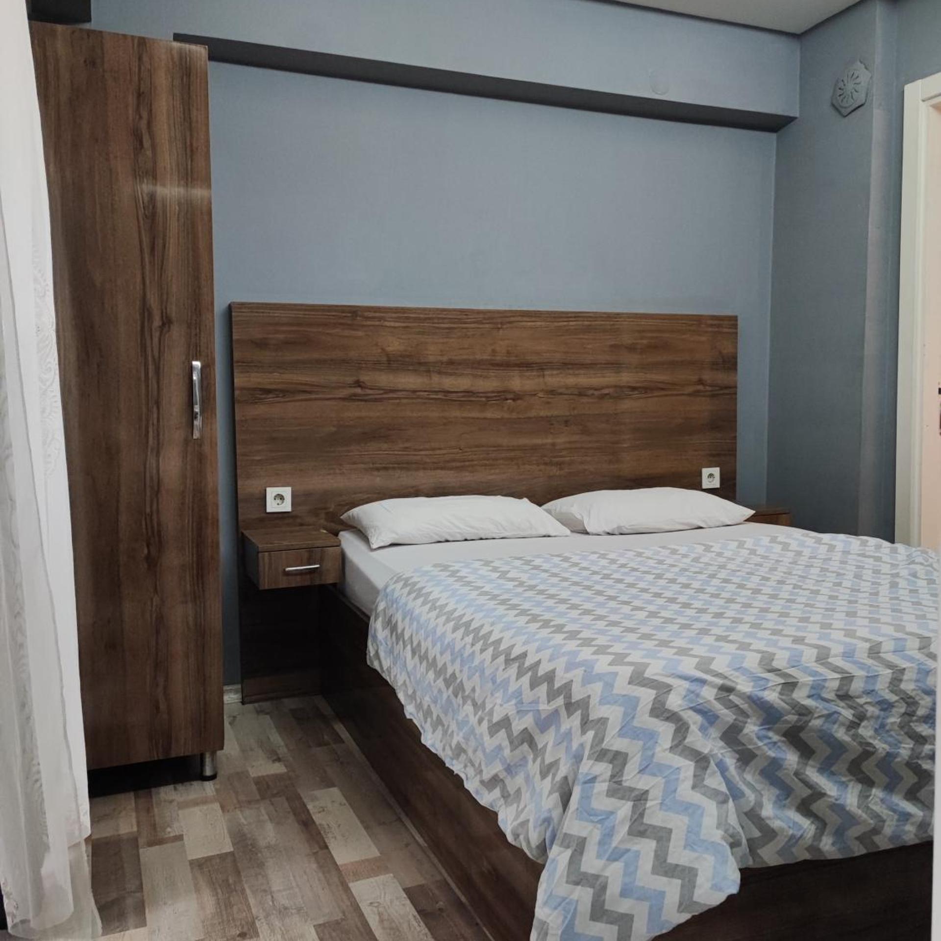 Smyrna Homes & Suits 8/33