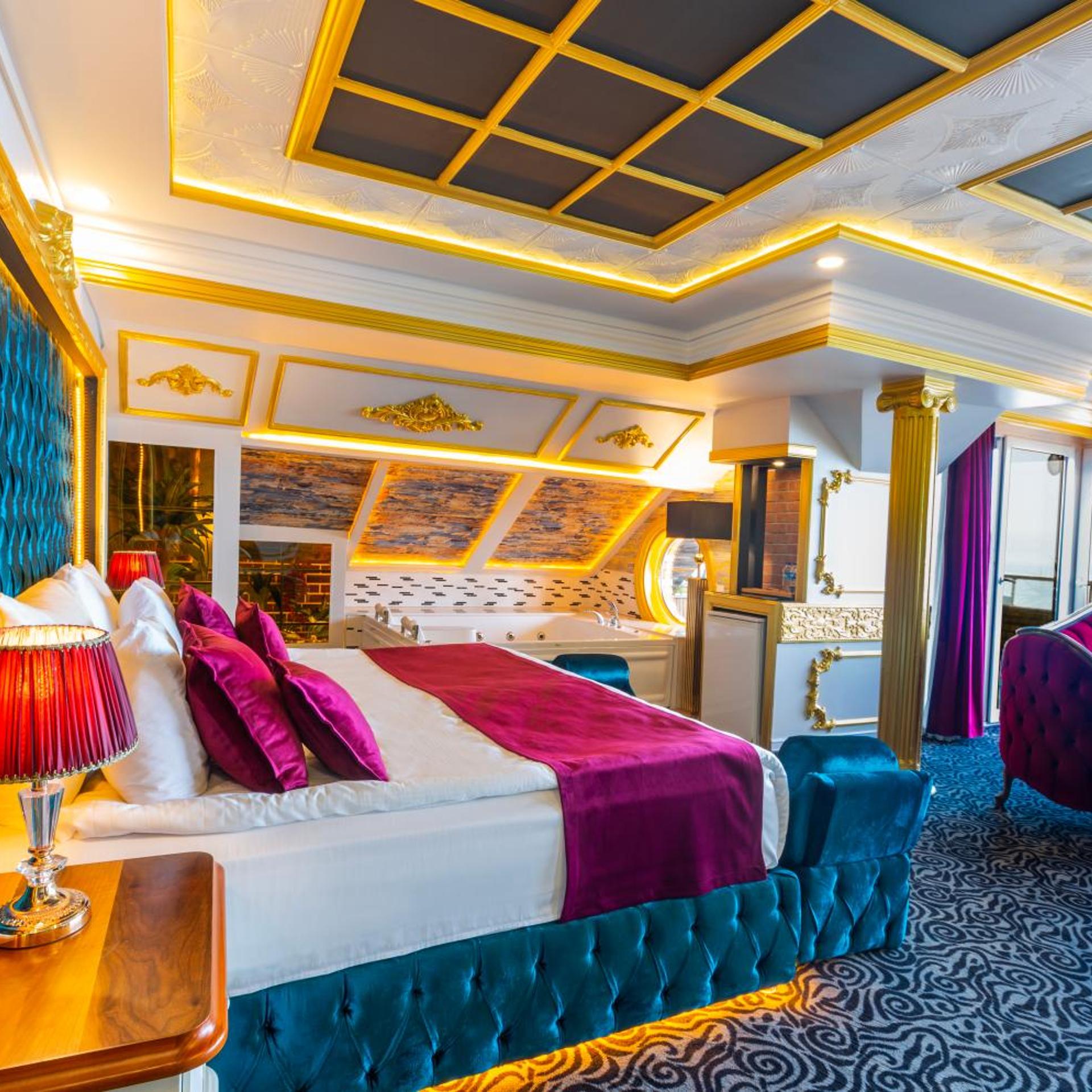 Penthouse Suite, King Bed, Panoramic Sea View, Hot Tub