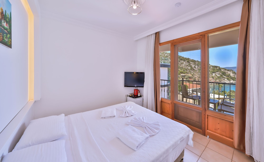 Kuluhana Hotel 16/50