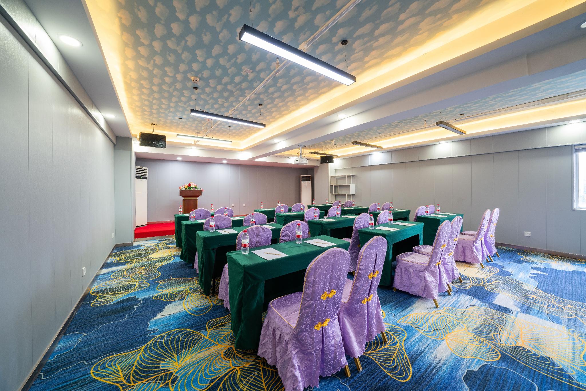 Vienna International Hotel (Shenzhen Bantian Huancheng South Road) 31/35