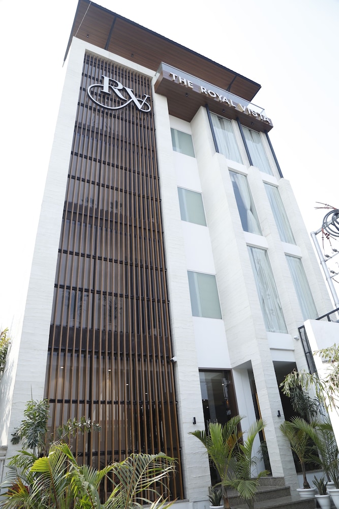 Hotel The Royal Vista 3/50