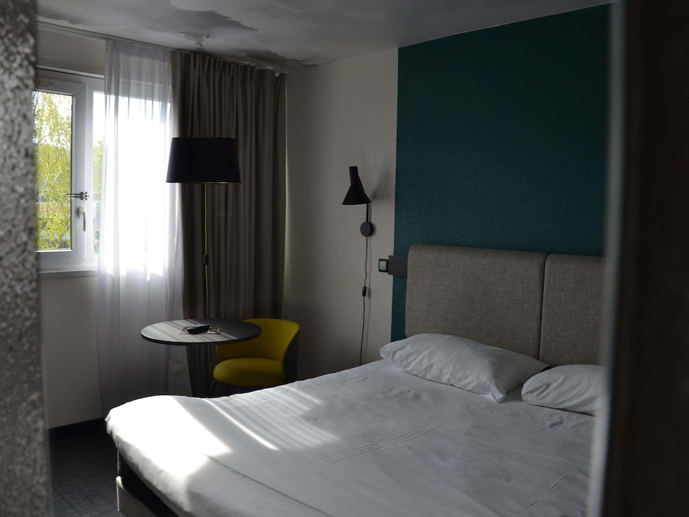 Ibis Chambery 10/36