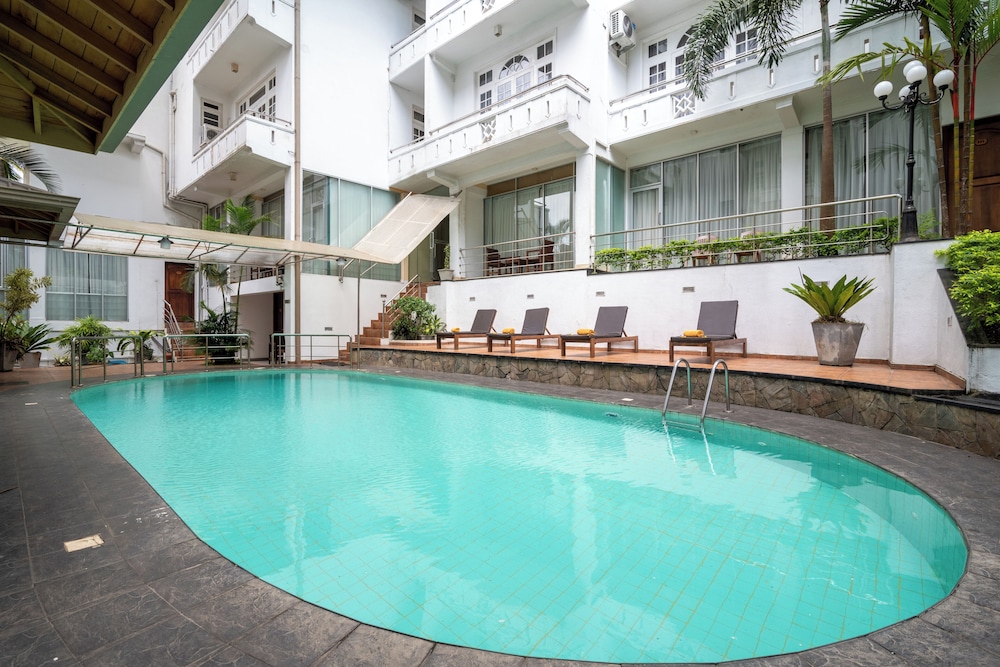 Oak Ray Serene Garden Hotel 61/64