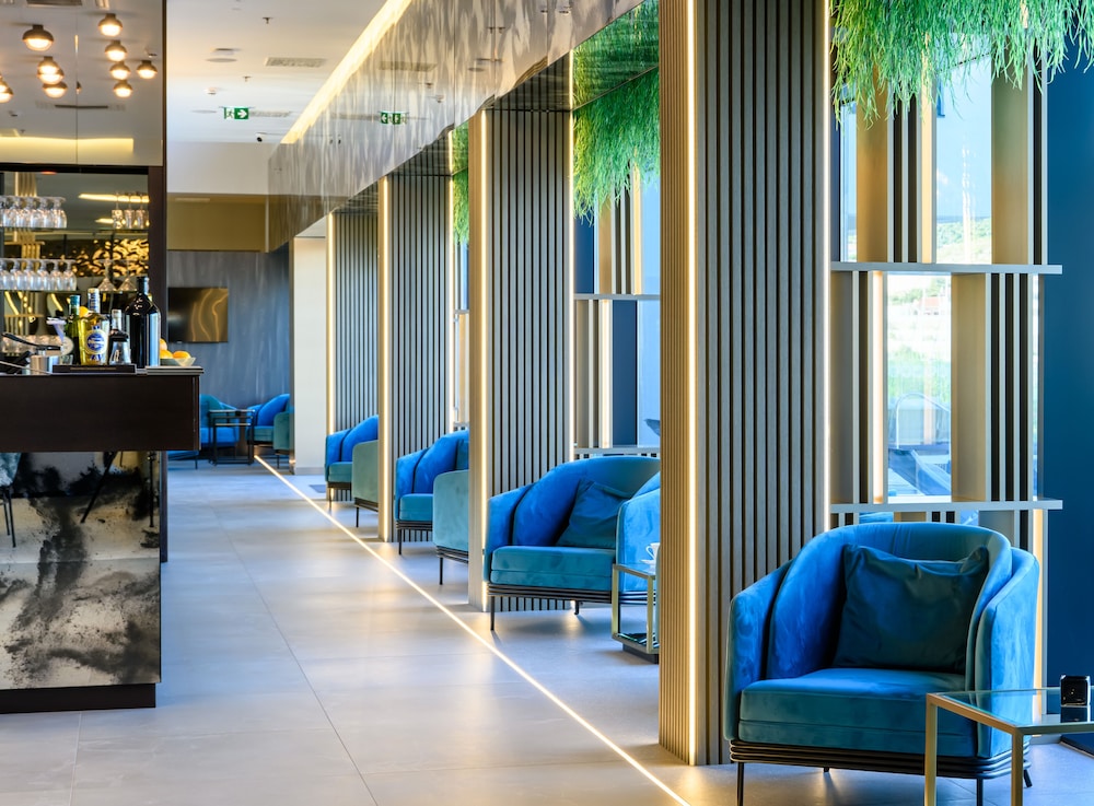 Marinus Beach Hotel 40/56