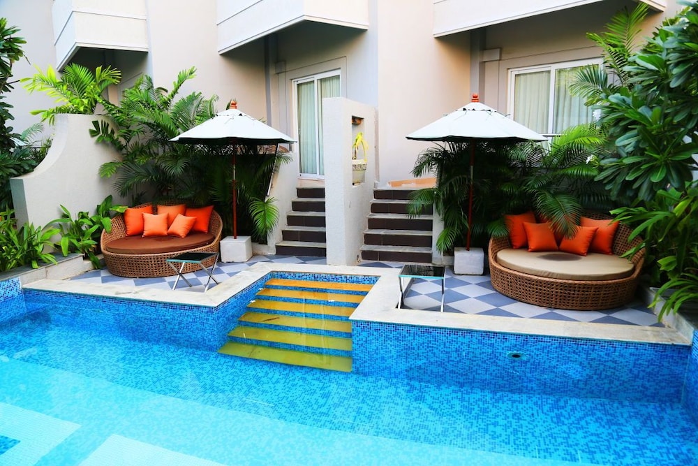 Pramod Convention & Beach Resort 41/46