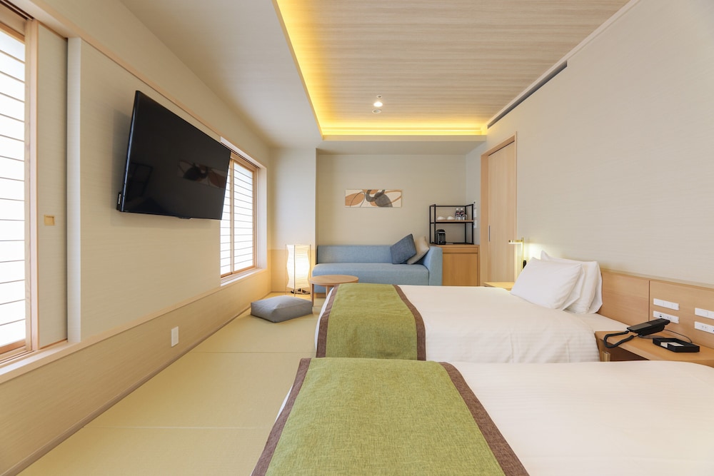 Aqua, Luxury, City View