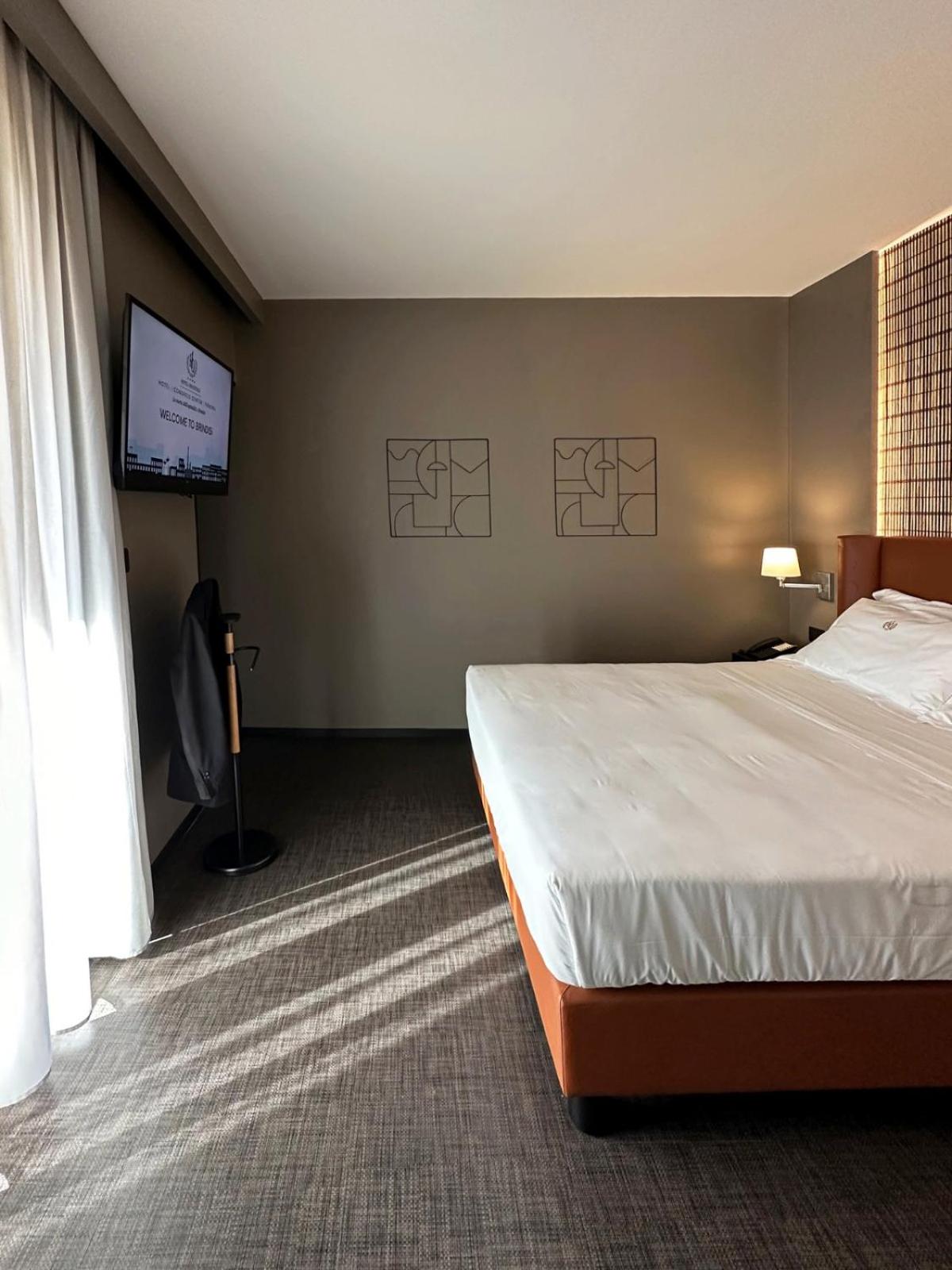 جناح بشرفة، Hotel Orientale 2/3