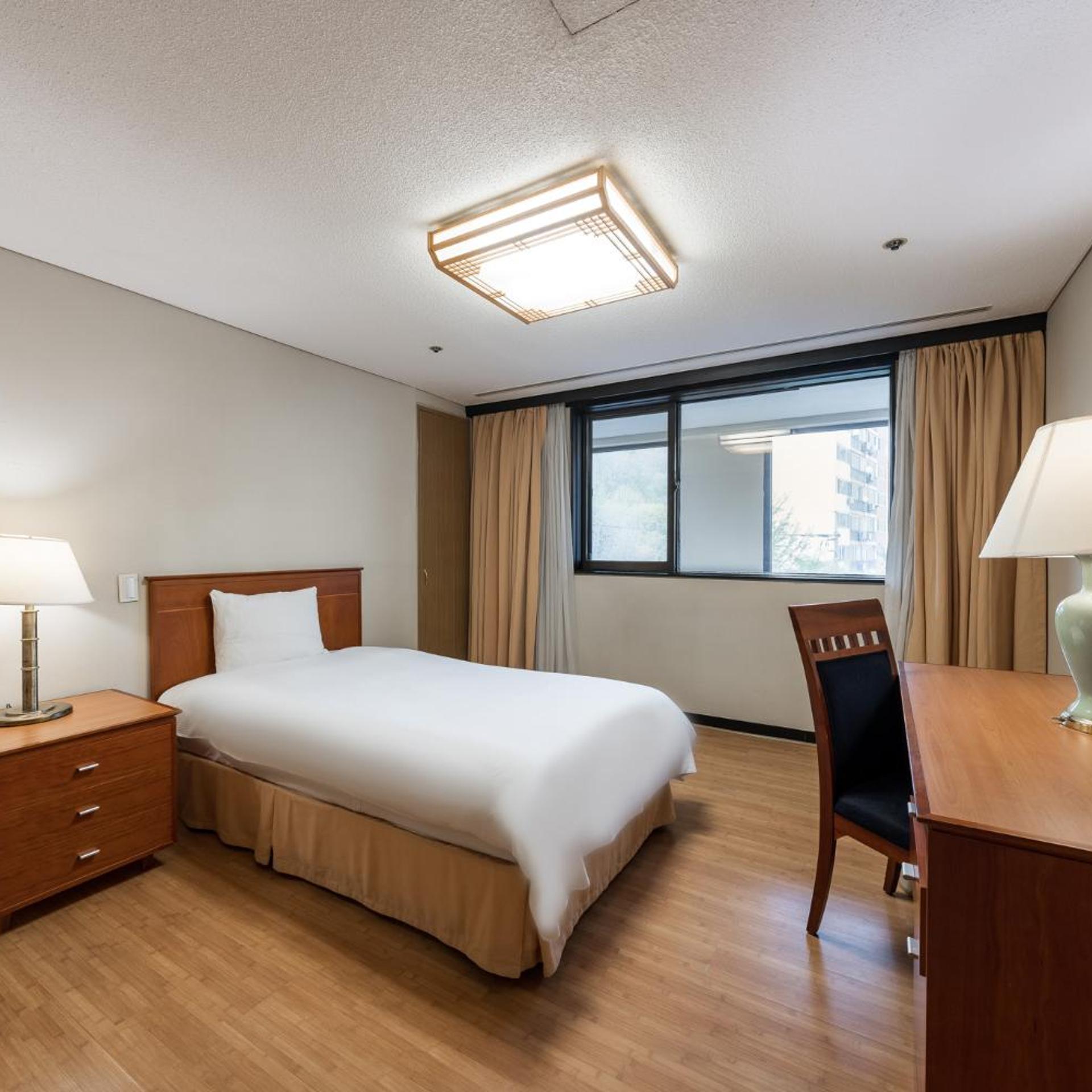 3 Bedrooms, Grand, Suite, Apartment