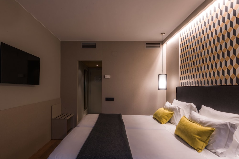Hotel Up Rooms Vic (ex Nh Ciutat De Vic) 7/52