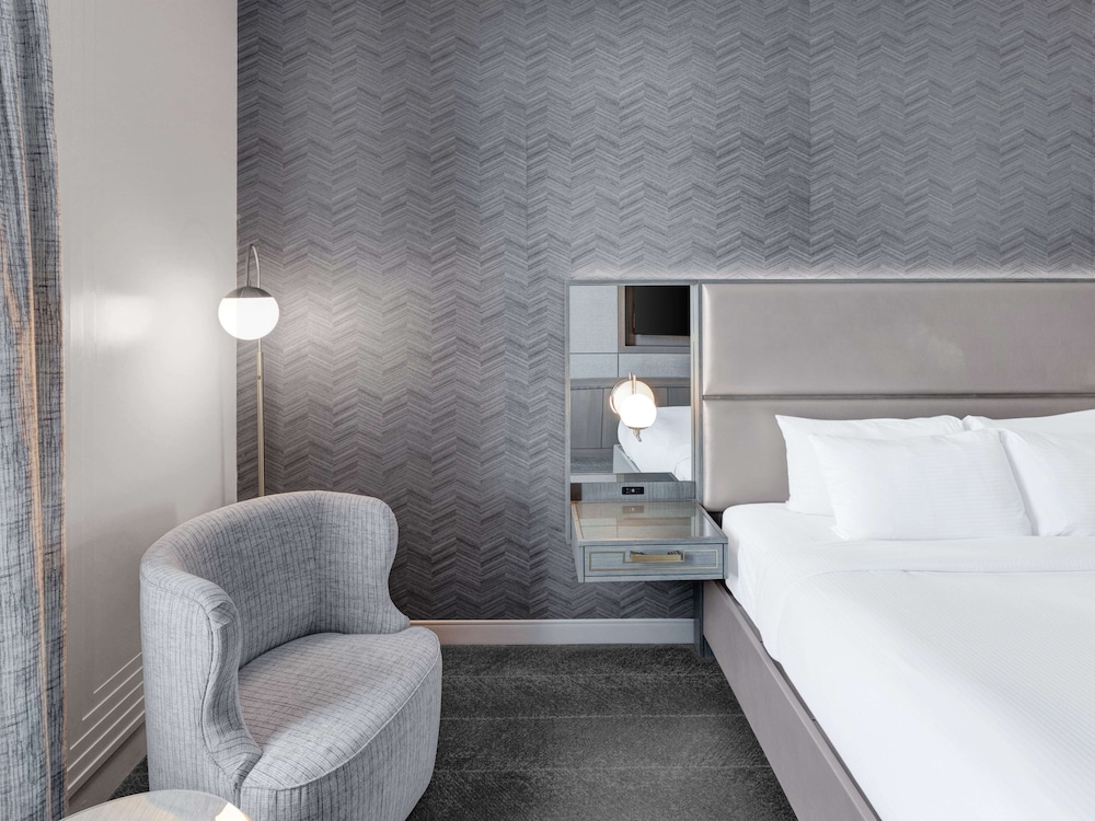 Tulsa Club Hotel Curio Collection By Hilton 28/89