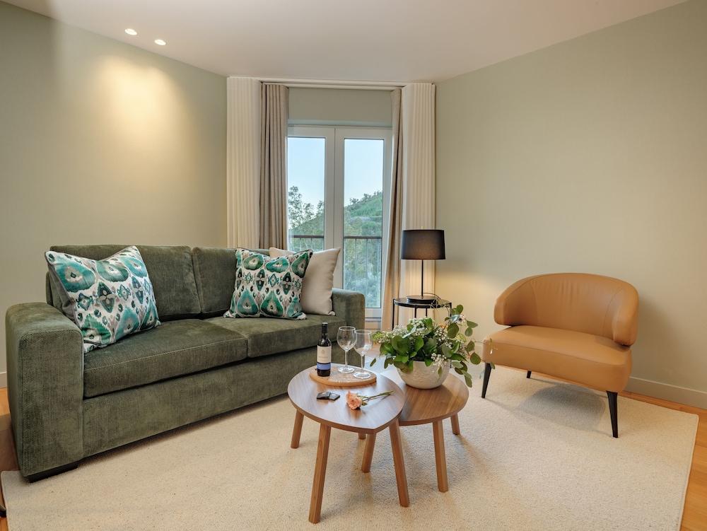 Pure Monchique Hotel 35/60