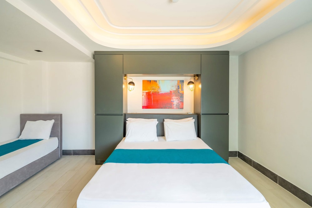 Gumus Yazar Hotel 13/50