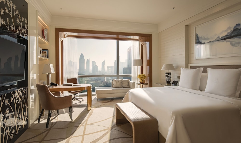 FOUR SEASONS HOTEL TIANJIN 48/84