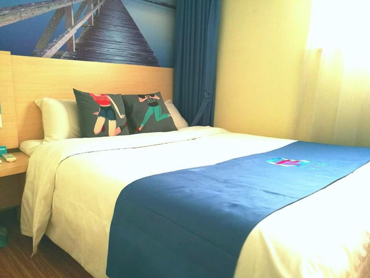 Pai Hotel (Zhuhai Career Technical College, Aviation City Seaview) 5/24