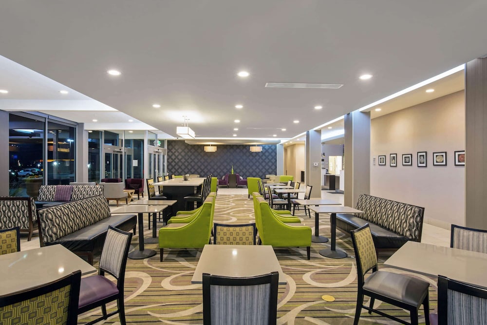 La Quinta Inn & Suites By Wyndham Cedar City 20/25