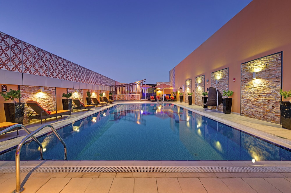 swimming pool spa