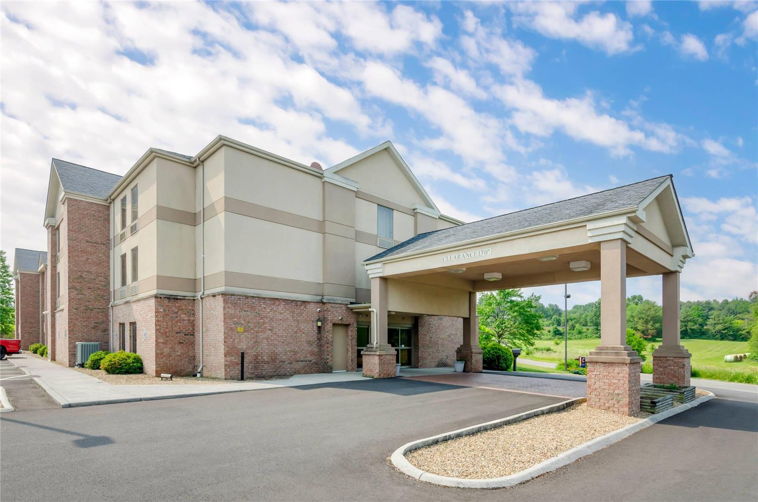 Comfort Inn & Suites Christiansburg I-81 35/36