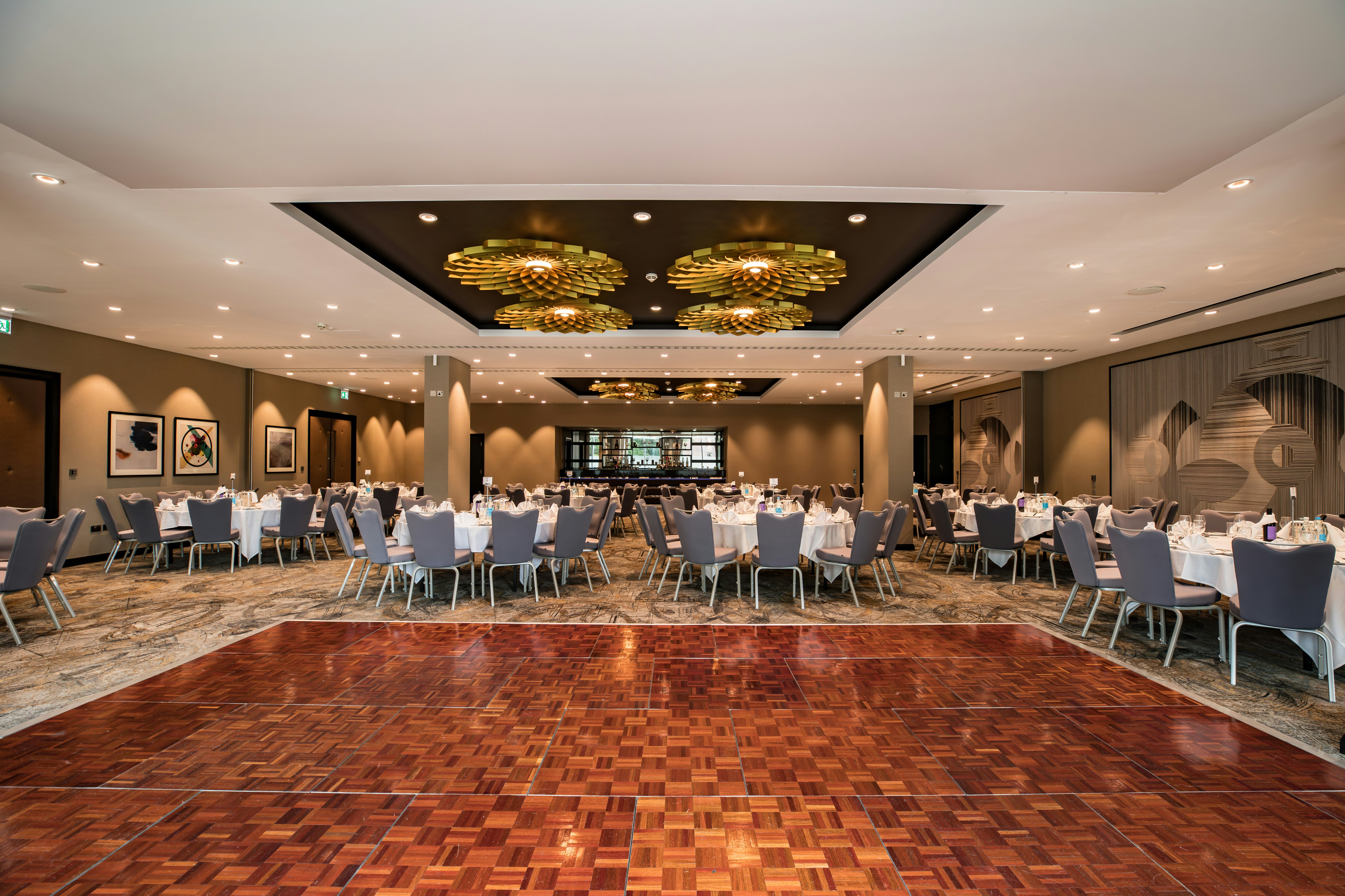 Doubletree By Hilton Hotel Woking 15/55