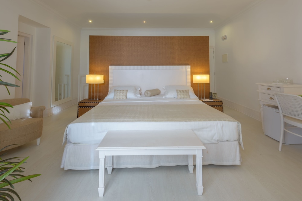 Suite, Sea View