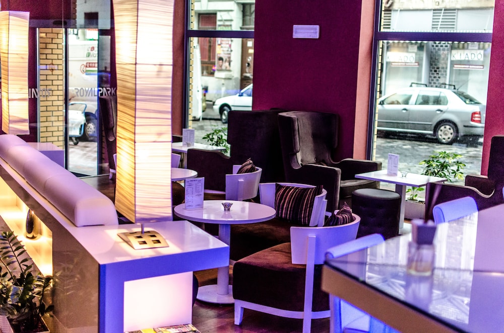 Royal Park Boutique Hotel 49/59