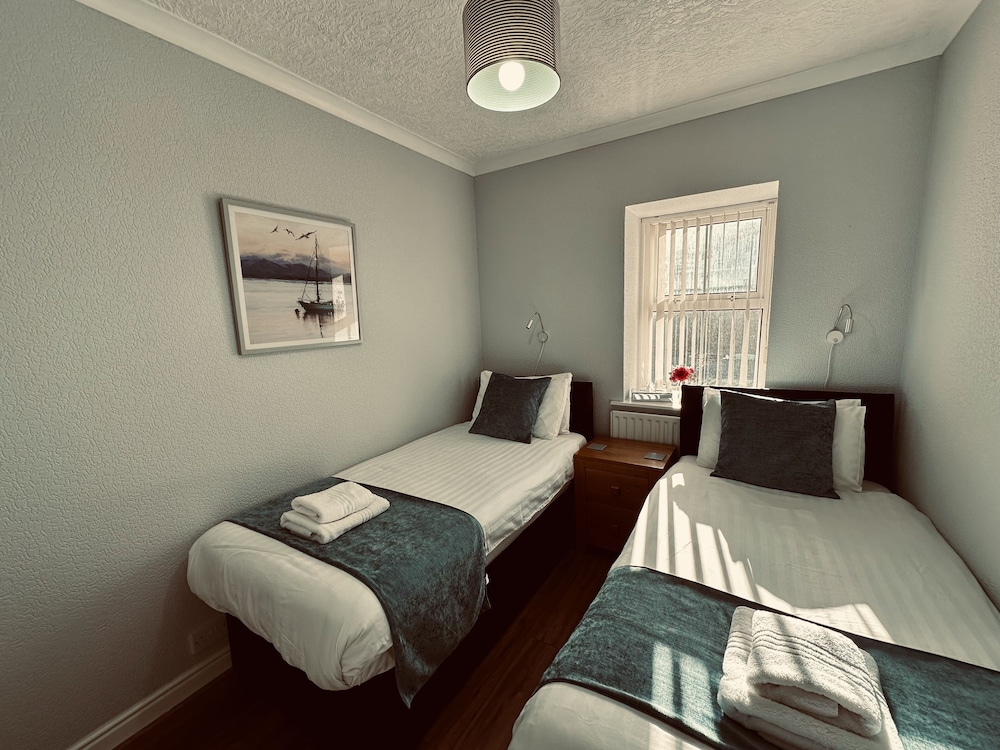Cottage, Double and Twin Beds