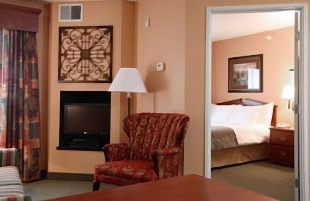 GrandStay Residential Suites Hotel 42/56