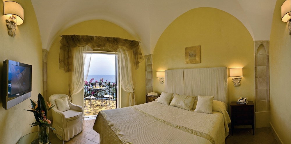 1 BEDROOM, SPECIAL, SUITE